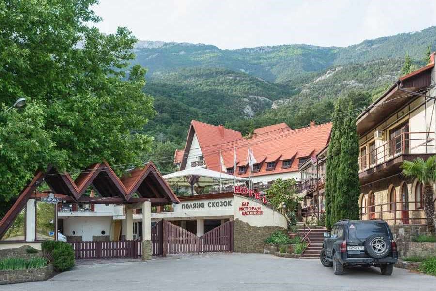 Эко-отель Поляна Сказок, Ялта, Крым
