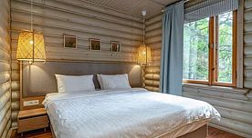 Коттедж-сруб двухкомнатный с одной спальней и гостиной, Эко-отель Поляна Сказок, Ялта