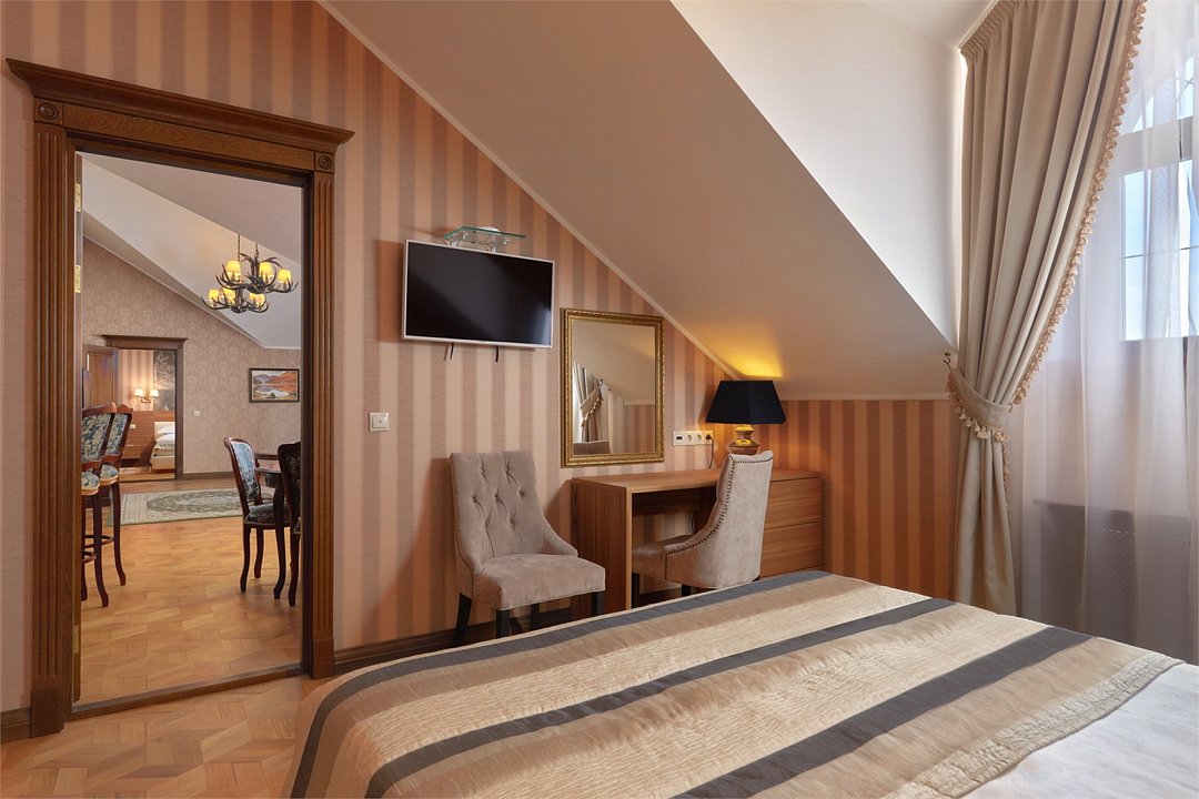 Апартаменты 4-местный 3-комнатный (Охотничий 4*)