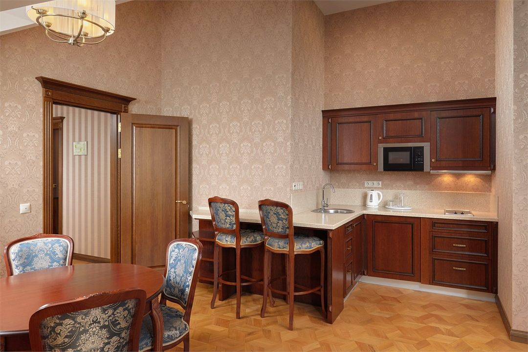 Апартаменты 4-местный 3-комнатный (Охотничий 4*)