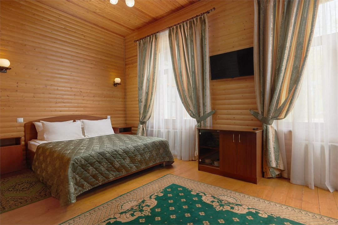 Стандартный 2-местный 2-комнатный (с балконом, Кедровый)