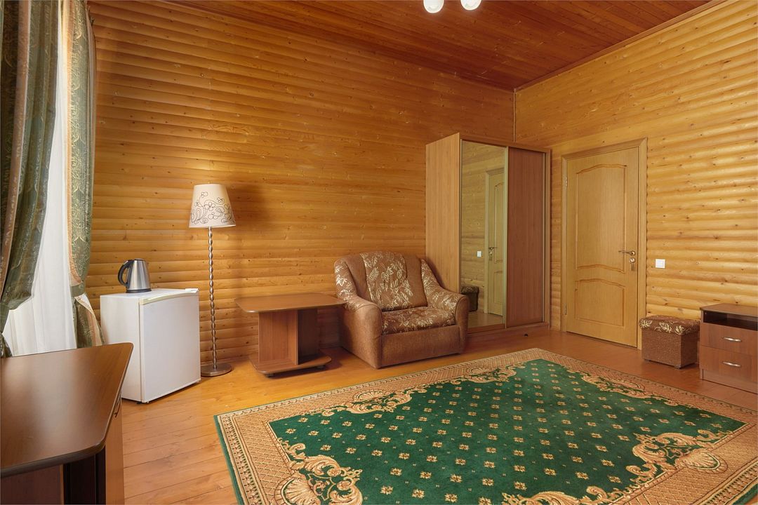 Стандартный 2-местный 2-комнатный (с балконом, Кедровый)