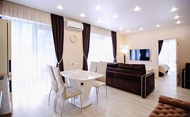 Апартаменты Люкс с отдельной спальней (40 м2, с балконом), Апарт-отель СИАРЕНТ "Мадрид Парк 2", Адлер