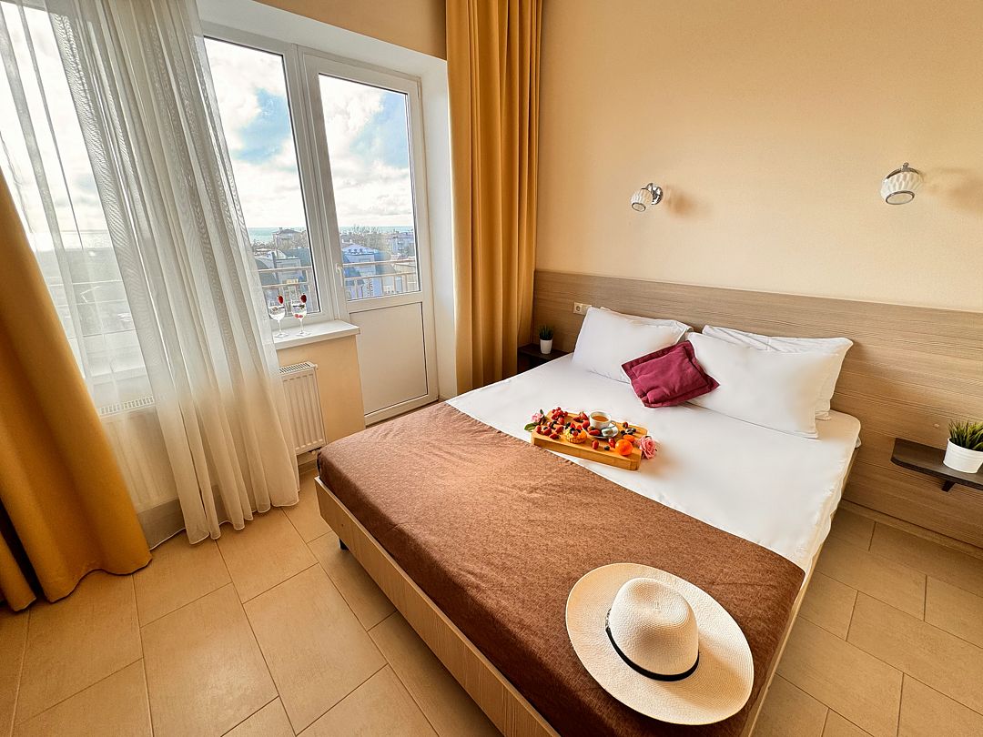 Полулюкс 2-местный (вид на море)