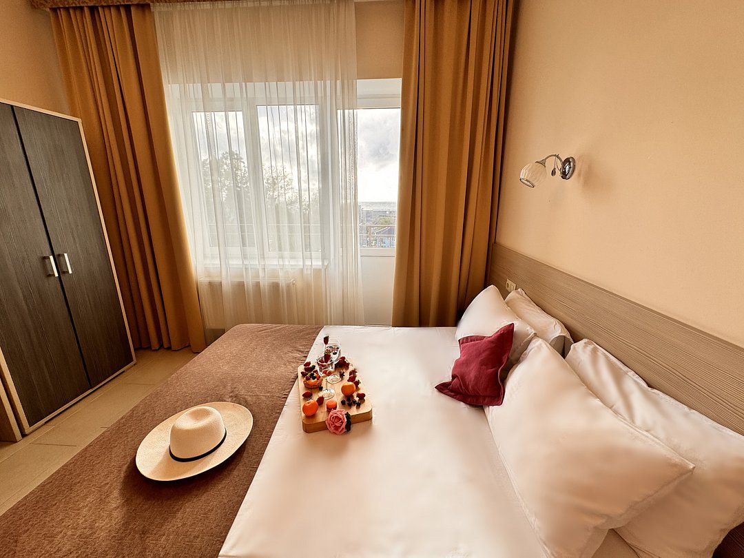 Полулюкс 2-местный (вид на море)