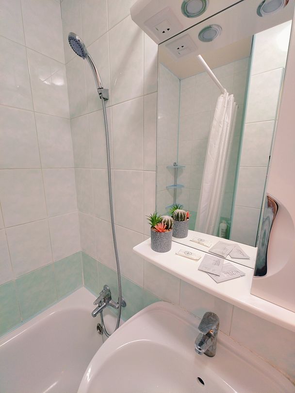 Полулюкс 2-местный (вид на море)