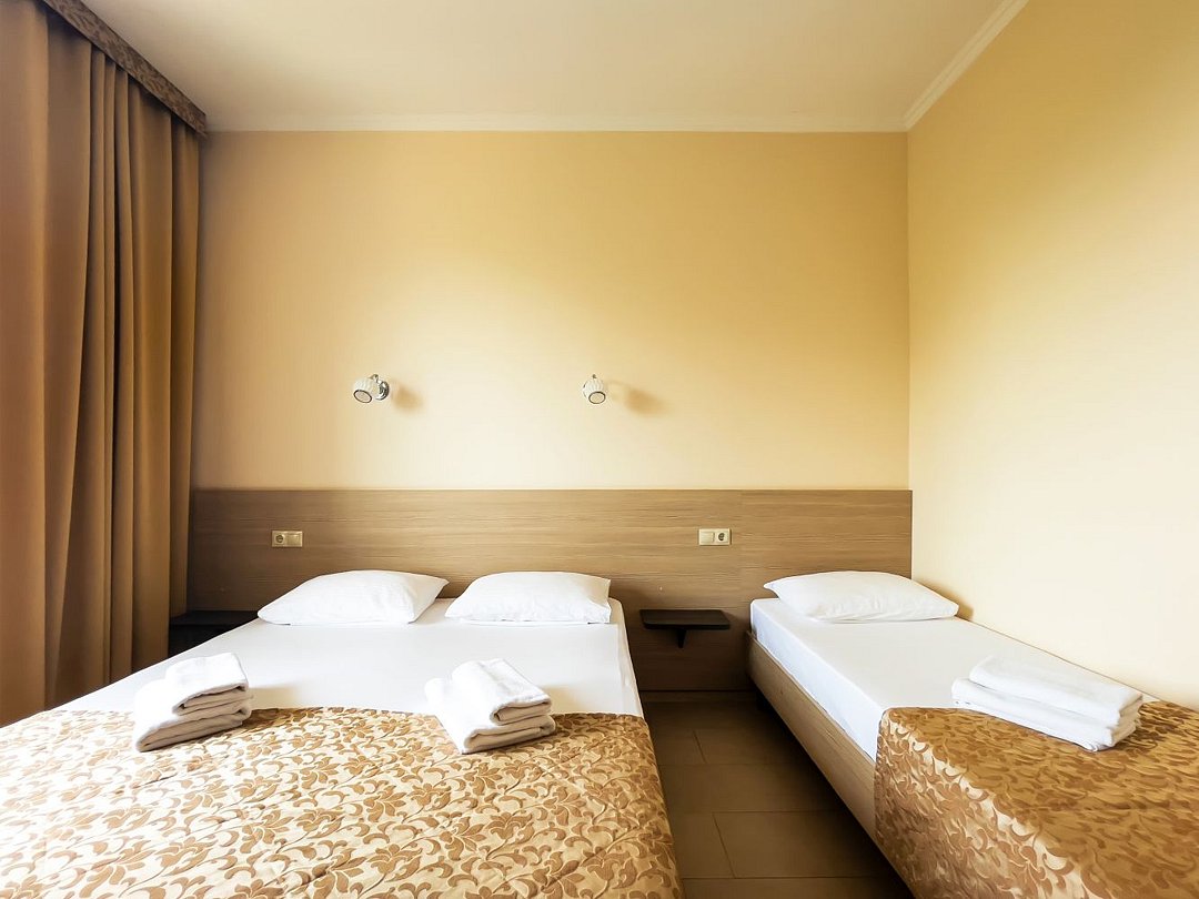 Стандартный 3-местный (с французским балконом)