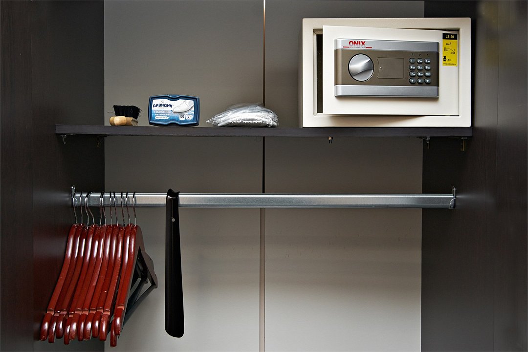 Люкс 2-местный 2-уровневый (бильярд, ванна)