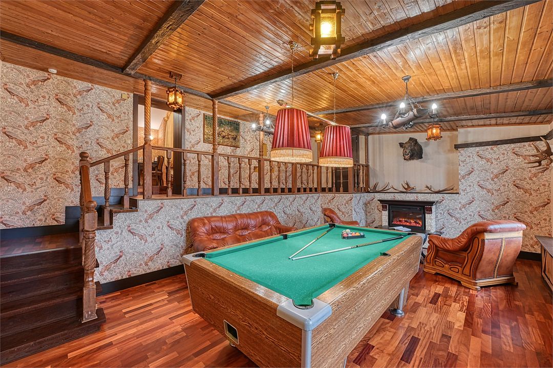 Люкс 2-местный 2-уровневый (бильярд, ванна)