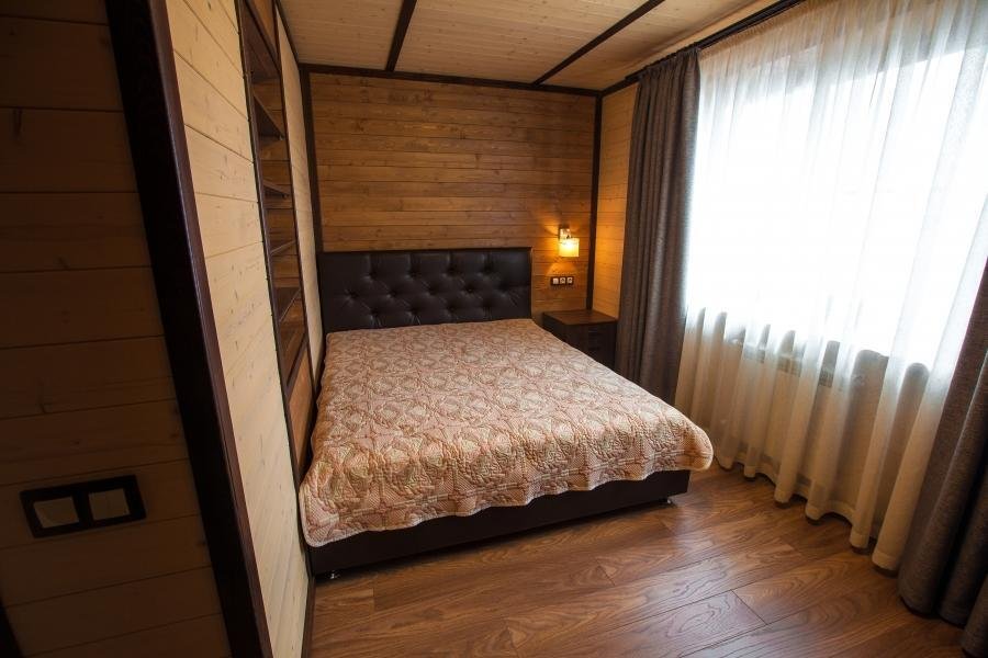 Коттедж Банкетный 8-местный 4-комнатный