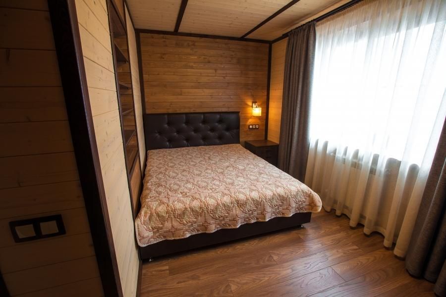 Коттедж Банкетный 8-местный 4-комнатный