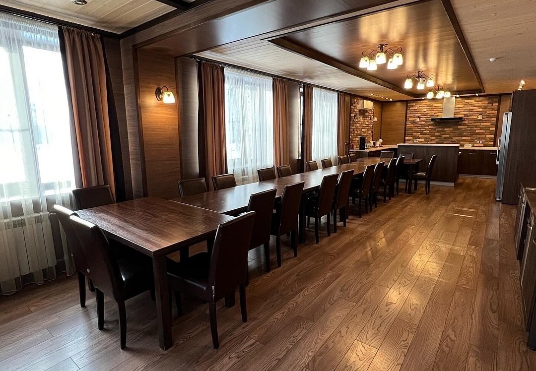 Коттедж Банкетный 8-местный 4-комнатный