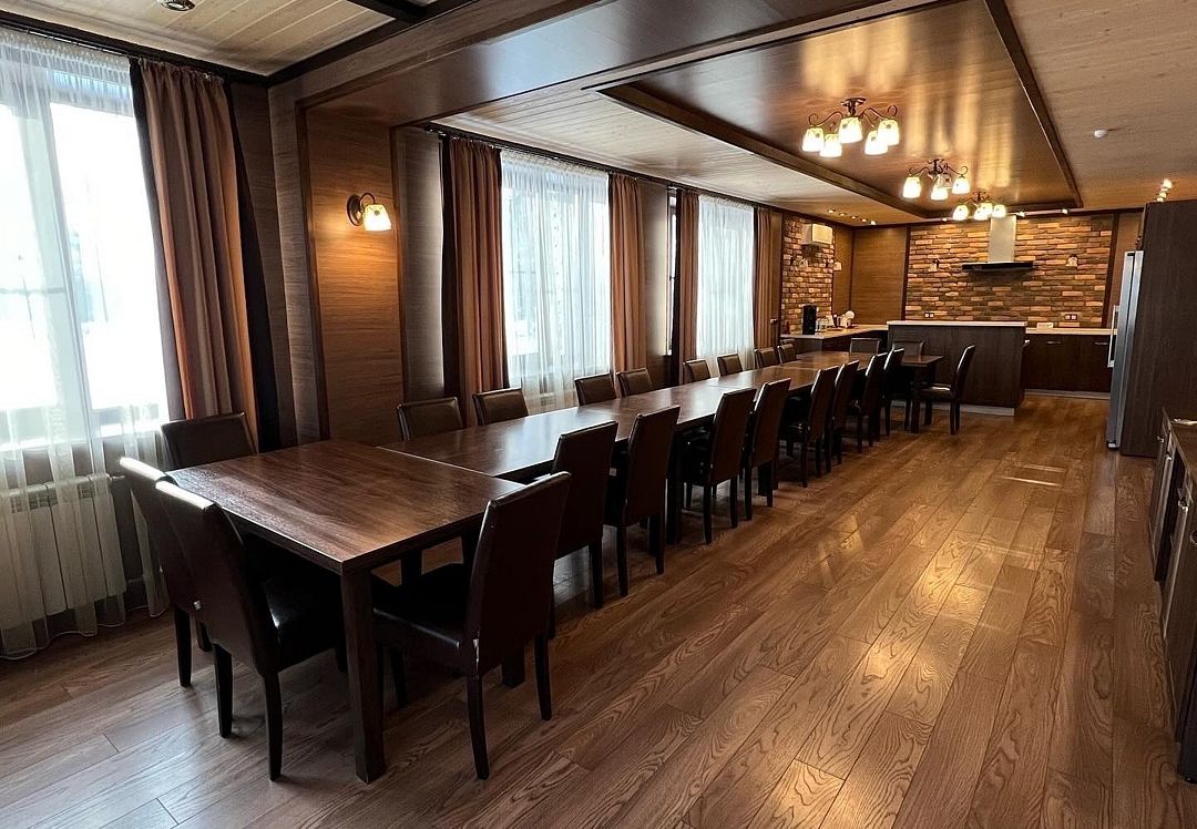 Коттедж Банкетный 8-местный 4-комнатный