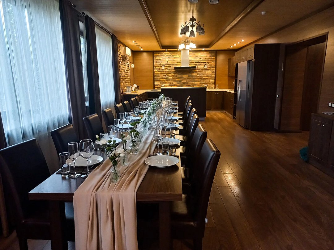 Коттедж Банкетный 8-местный 4-комнатный