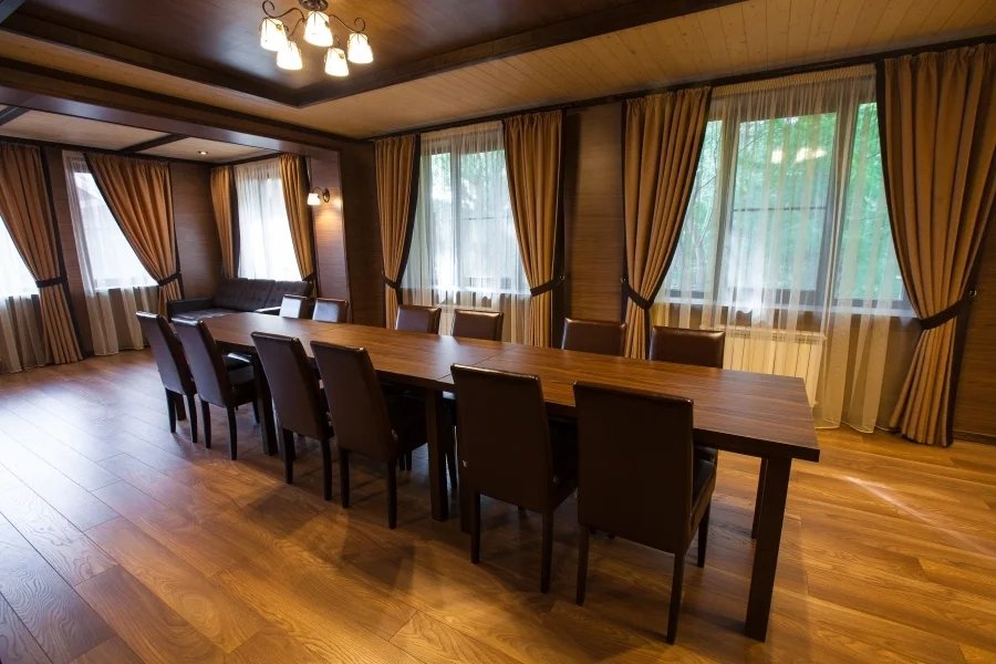 Коттедж Банкетный 8-местный 4-комнатный