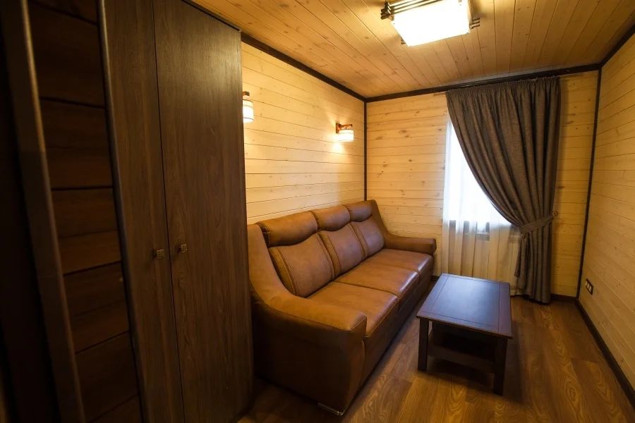 Коттедж Банкетный 8-местный 4-комнатный