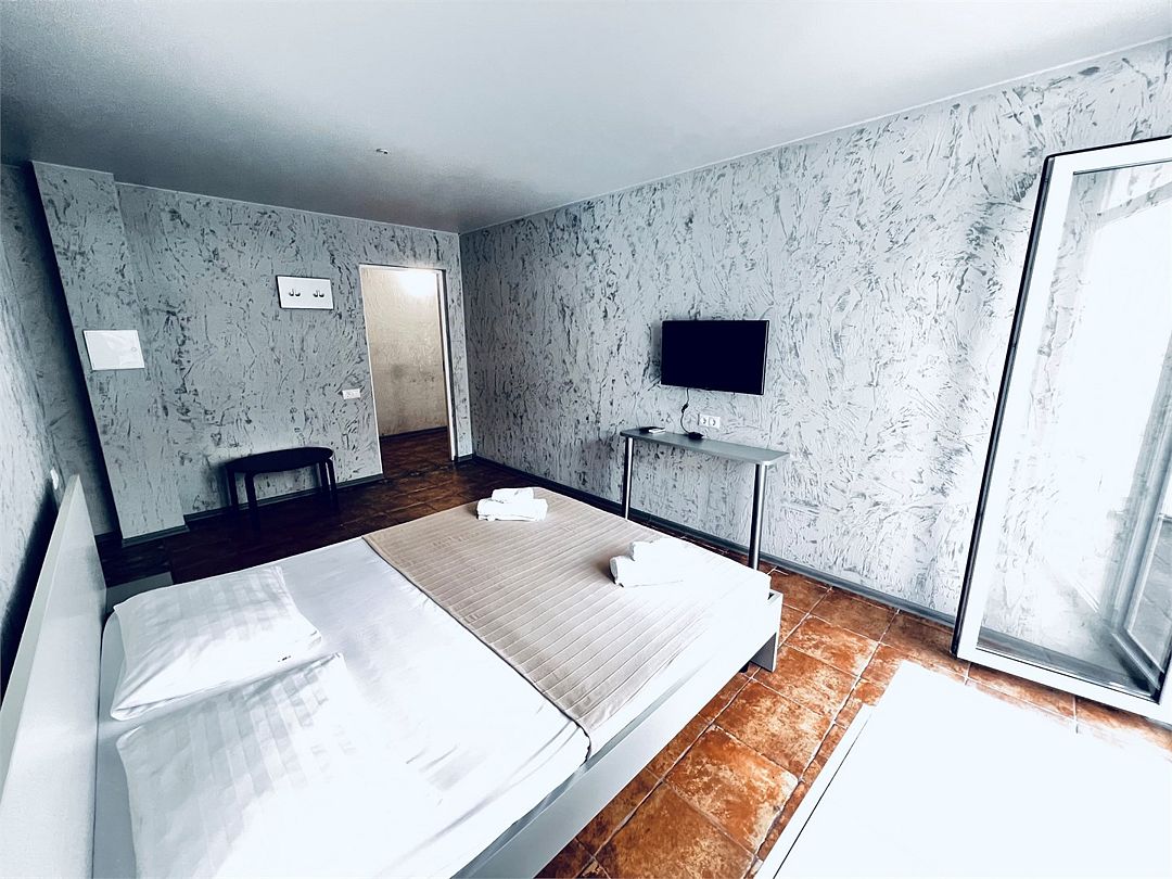 Апартаменты 7-местный 3-комнатный (с балконом и террасой)