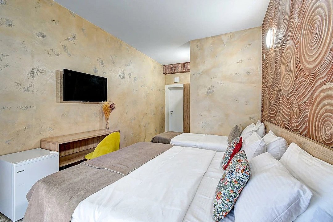 Комфорт 3-местный 1-комнатный (с балконом, вид на двор)