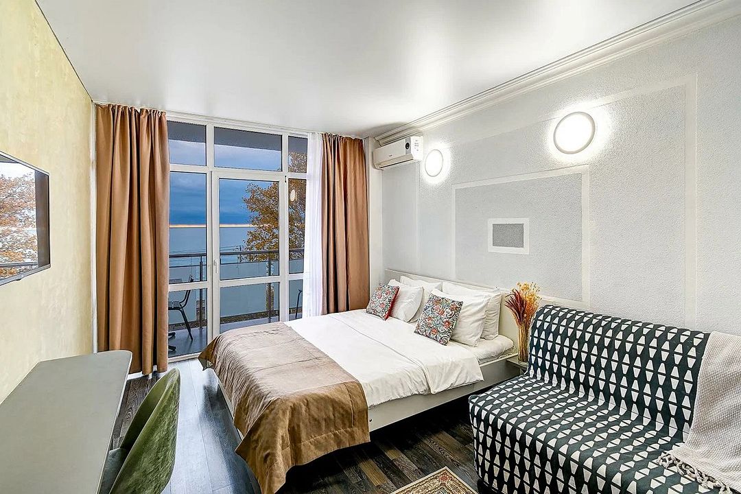 Комфорт 4-местный 1-комнатный (с балконом, вид на море)