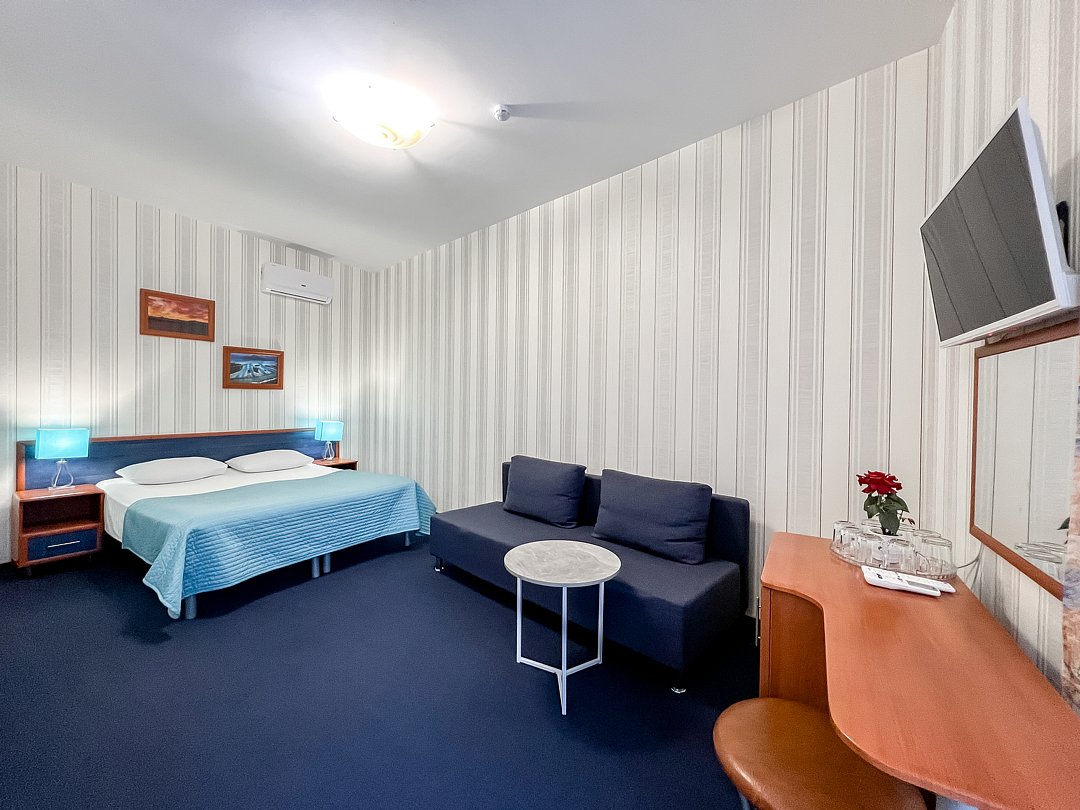 Люкс 4-местный 1-комнатный