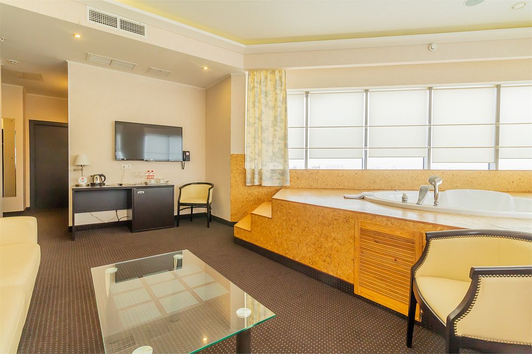 Сюит 2-местный 2-комнатный (СПА-панорама)