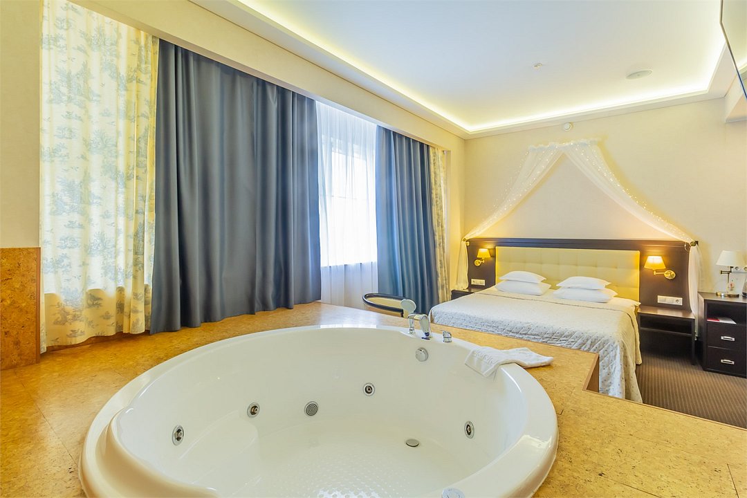 Сюит 2-местный 2-комнатный (СПА-сюит)