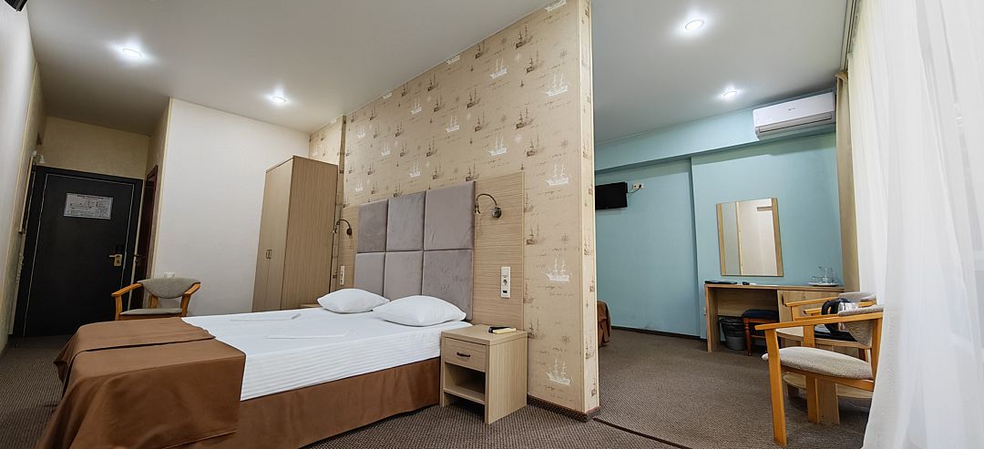 Люкс 4-местный 2-комнатный Семейный