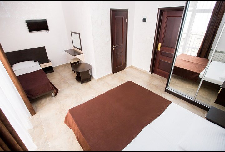 Полулюкс 3-местный (с балконом)