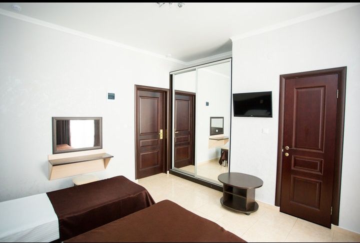 Полулюкс 3-местный (с балконом)