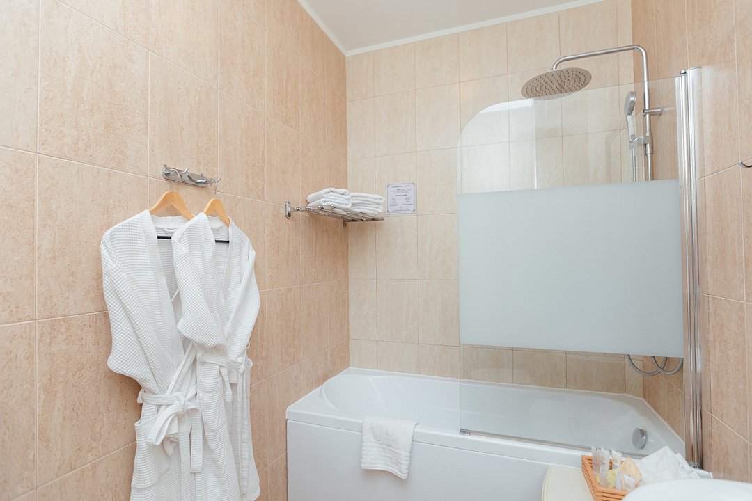 Люкс 2-местный 2-комнатный (№103)