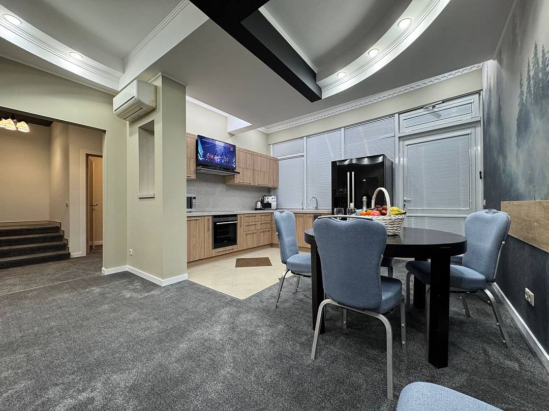 Апартаменты 6-местный 5-комнатный (с бассейном и сауной)