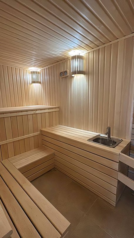 Апартаменты 6-местный 5-комнатный (с бассейном и сауной)