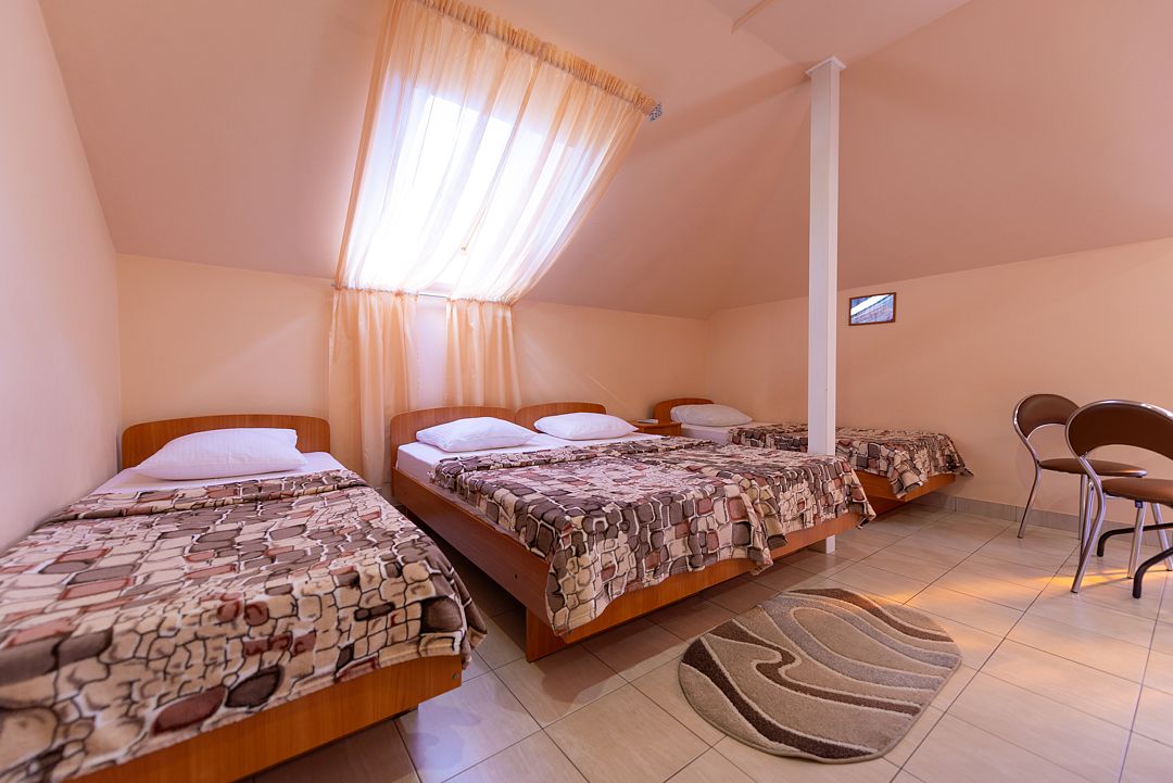 Стандартный 4-местный (с балконом)