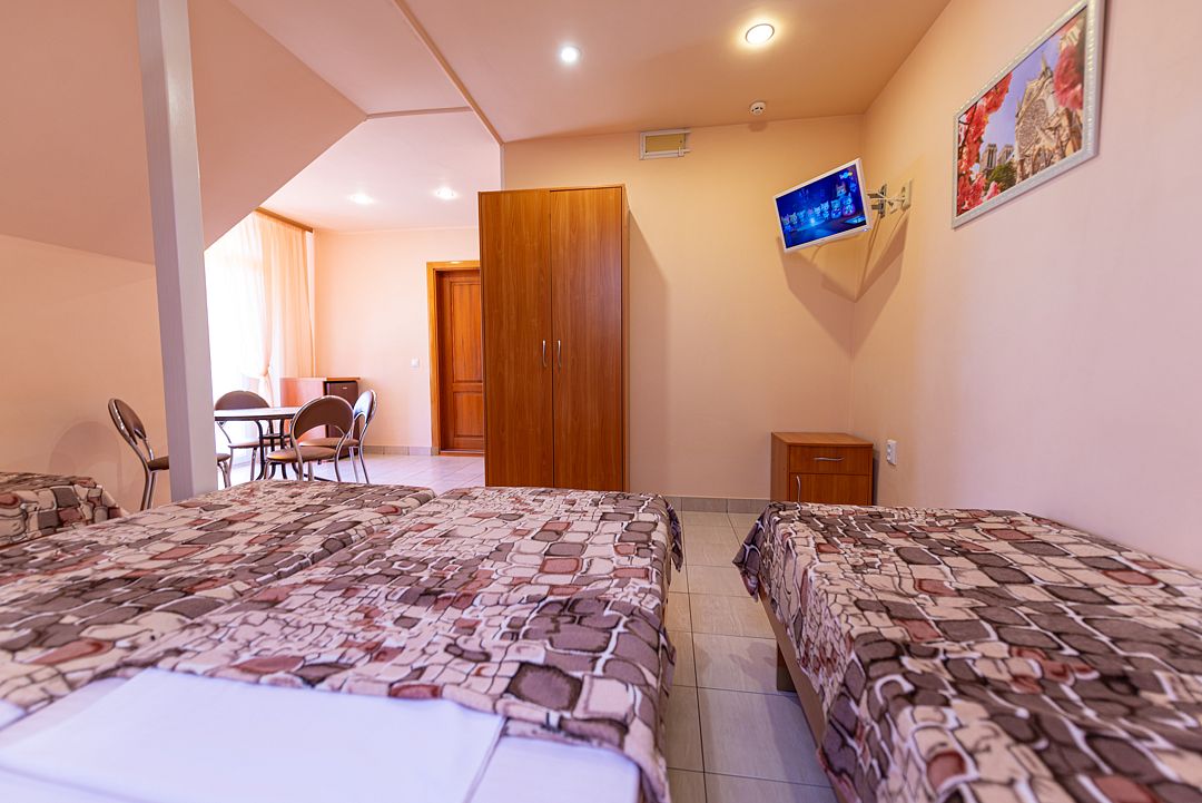 Стандартный 4-местный (с балконом)