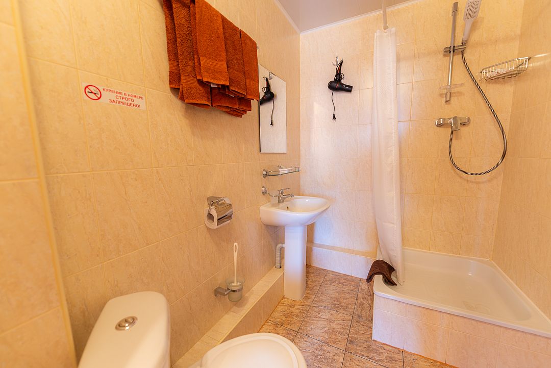 Стандартный 4-местный (с балконом)