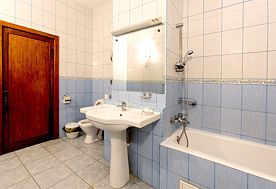 2-мест. 2-комн. повыш. комф., корп. 1, Пансионат Сосновая роща, Пицунда