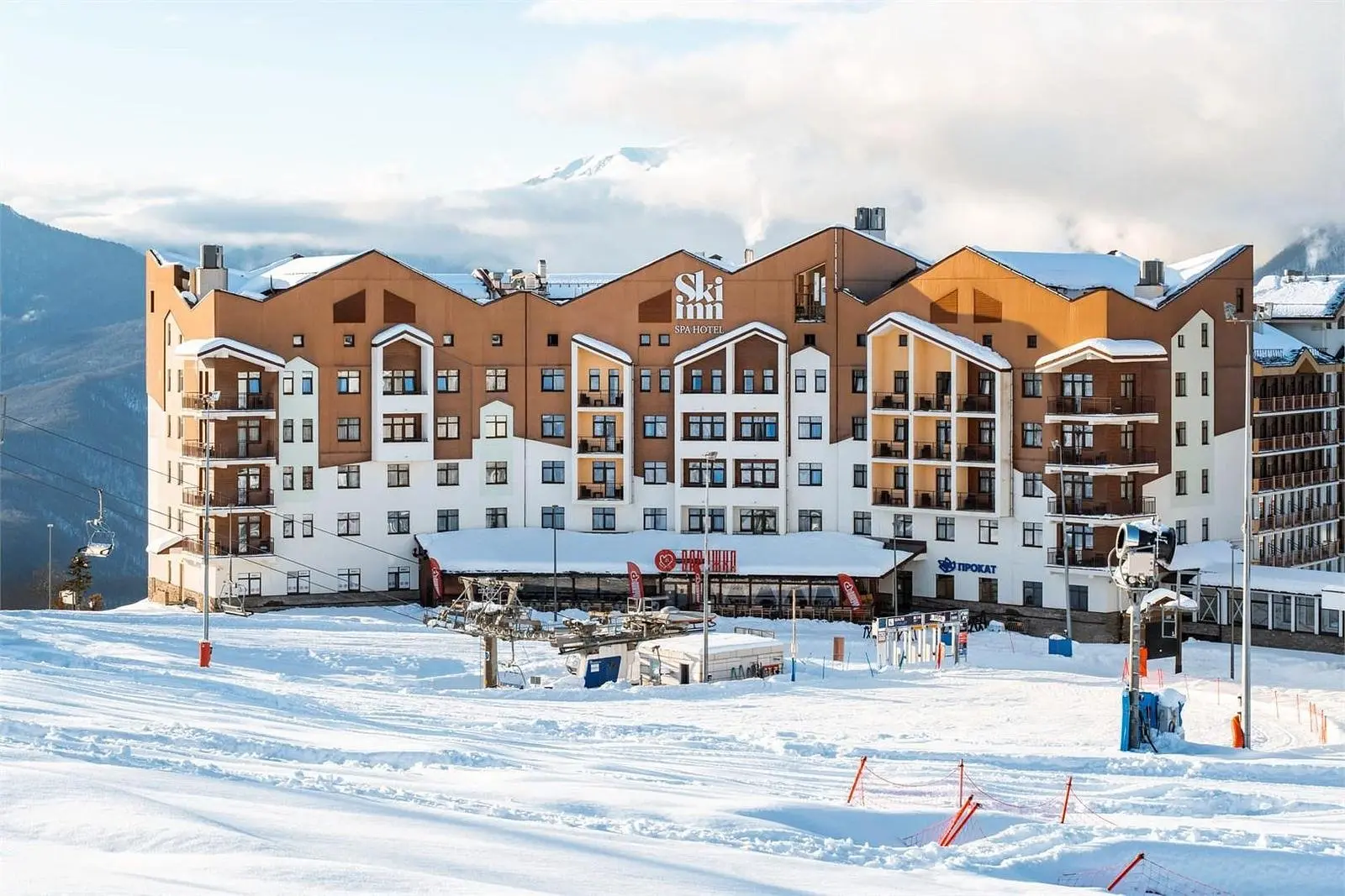 Отель Ski Inn Rosa Khutor SPA Hotel, Роза Хутор, Краснодарский край