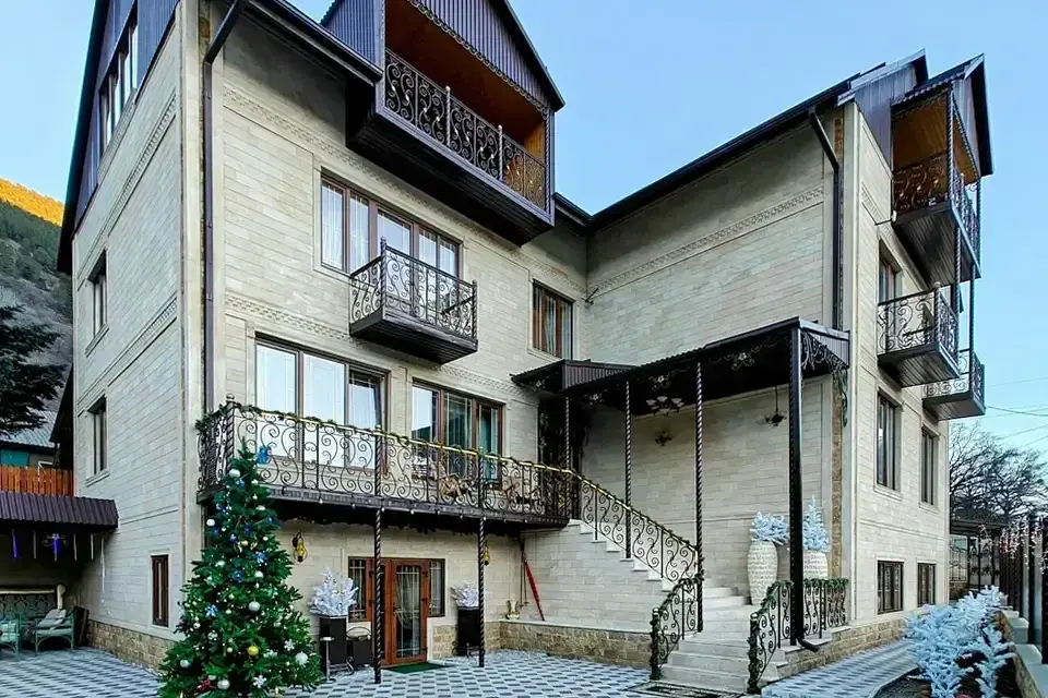 Гостиница Golden House, Теберда, Республика Карачаево-Черкесия