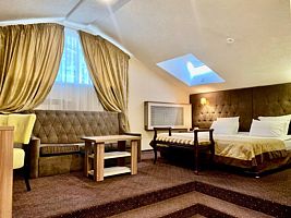 Делюкс, Гостиница Парадная, Ярославль