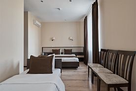 Семейный номер первой категории с тремя односпальными кроватями, Гостиница Корона, Магнитогорск