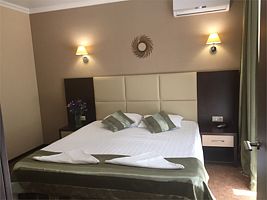 Апартаменты 2-комнантные + 1-комнатный с видом на сосны, Отель Park House, Дивноморское