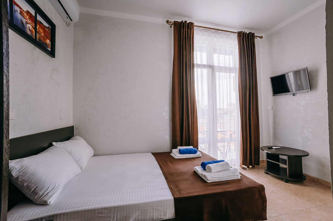 Люкс 5-местный 2-комнатный (первая комната проходная)