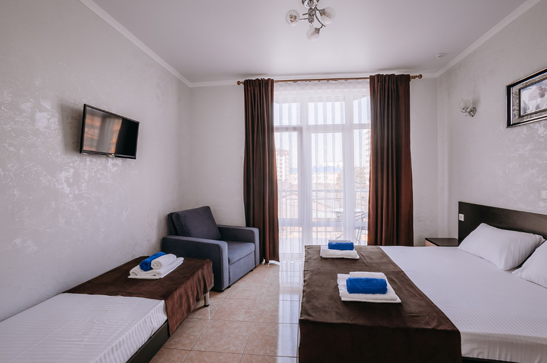 Люкс 5-местный 2-комнатный (первая комната проходная)