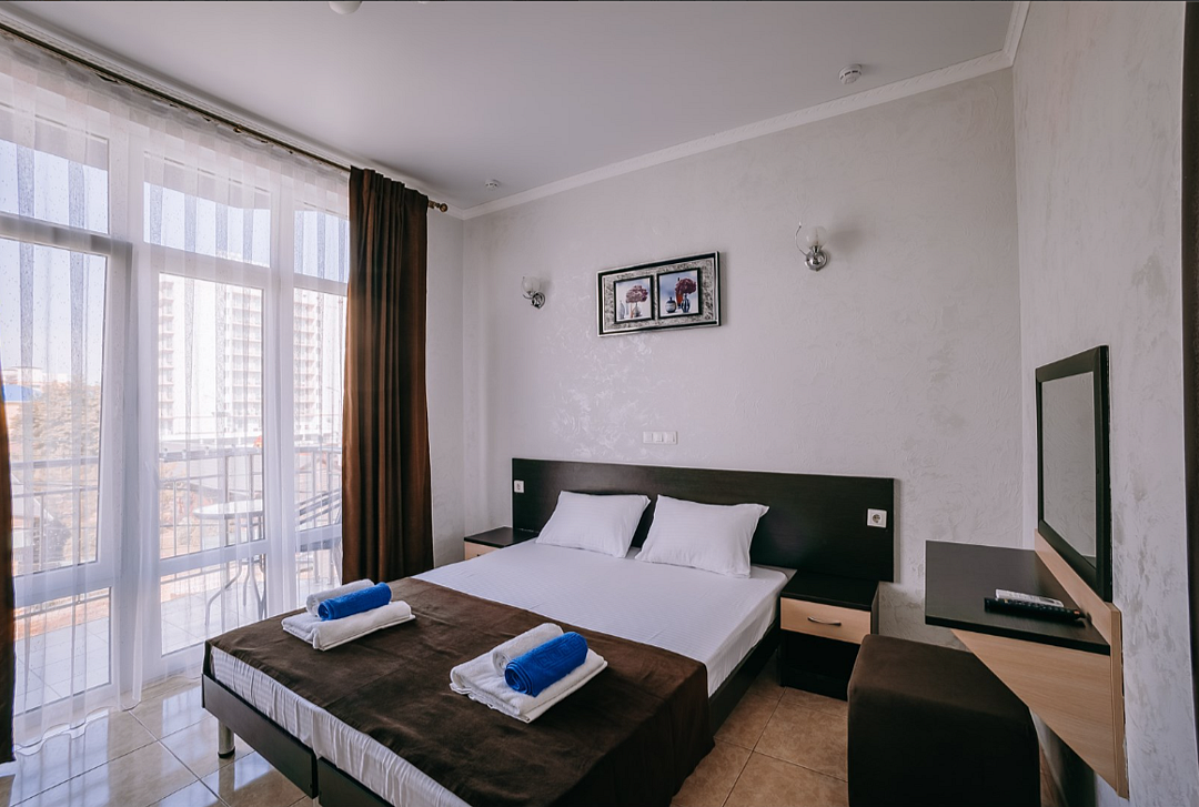 Люкс 5-местный 2-комнатный (первая комната проходная)