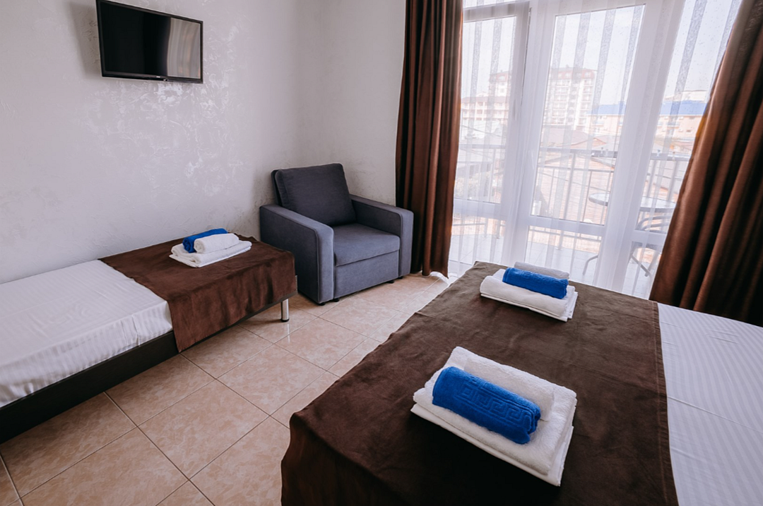 Люкс 5-местный 2-комнатный (первая комната проходная)