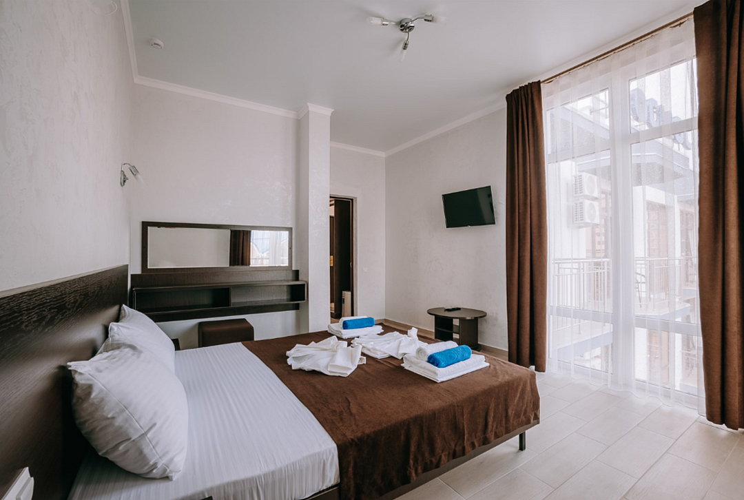 Люкс 7-местный Улучшенный (вид на море)