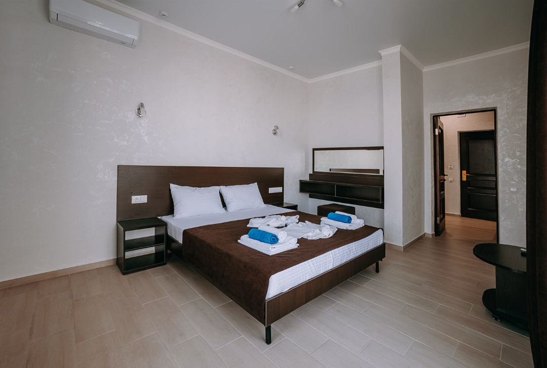 Люкс 7-местный Улучшенный (вид на море)