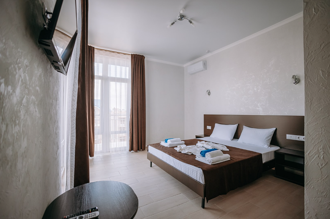 Люкс 7-местный Улучшенный (вид на море)