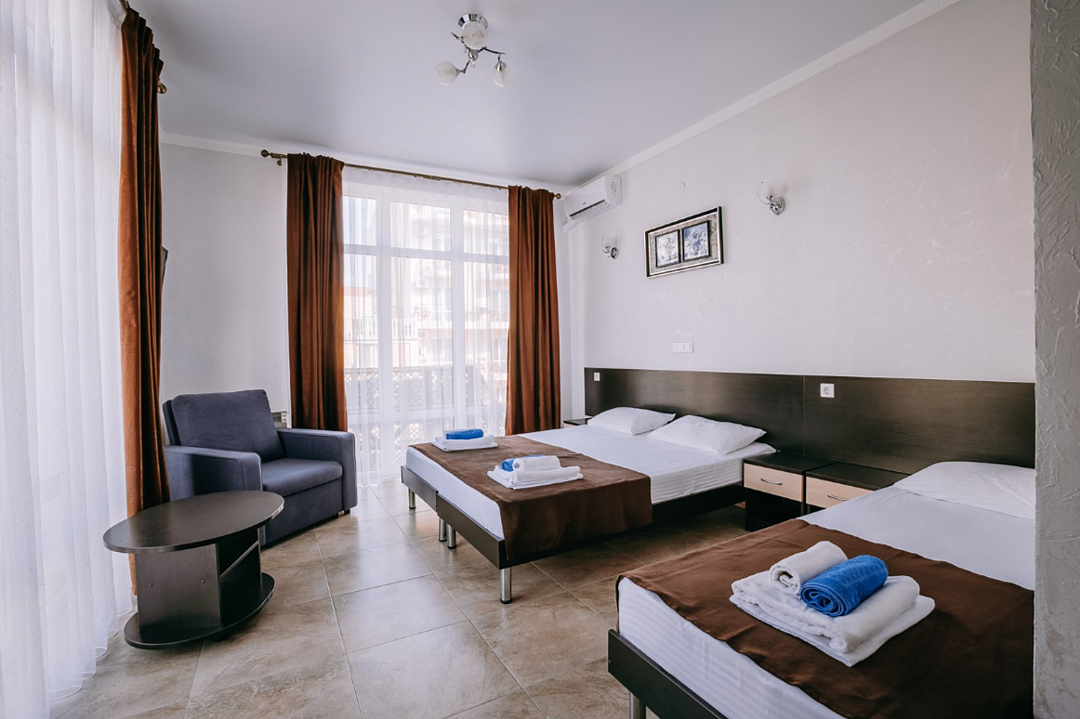 Стандартный 4-местный (с балконом)