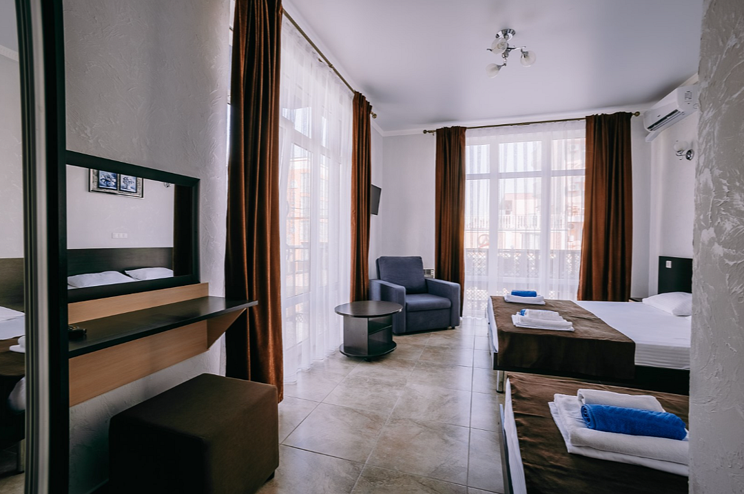 Стандартный 4-местный (с балконом)